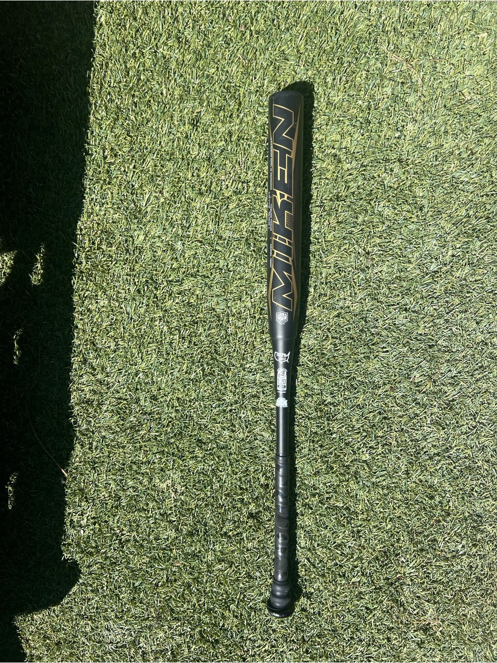 Miken Vicious model MPAV20 34in 27oz Metal Alloy Slowpitch Bat Black/Gold